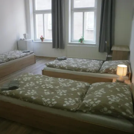 A&b Ubytovani Hostel *